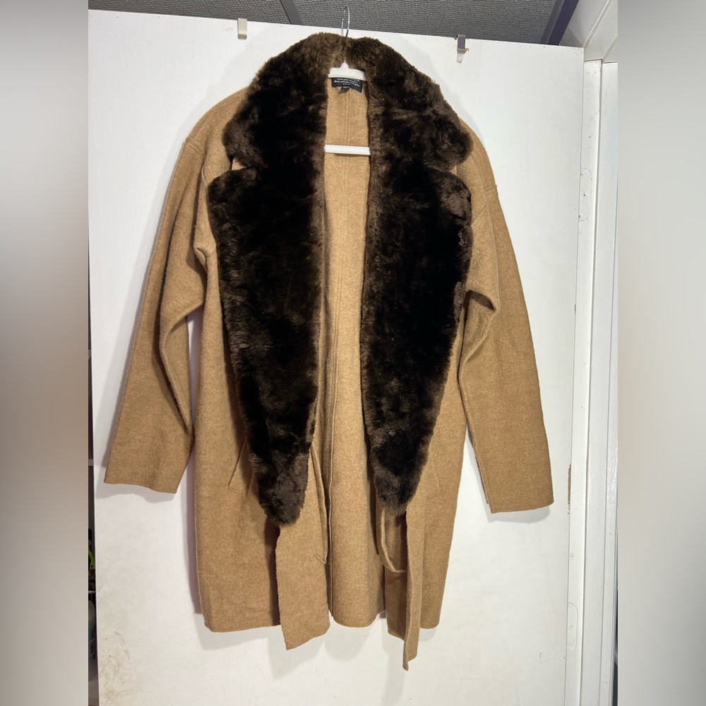 Lord & Taylor 100% Merino Wool Cardigan Coat w/
Fur Collar - Size S petite